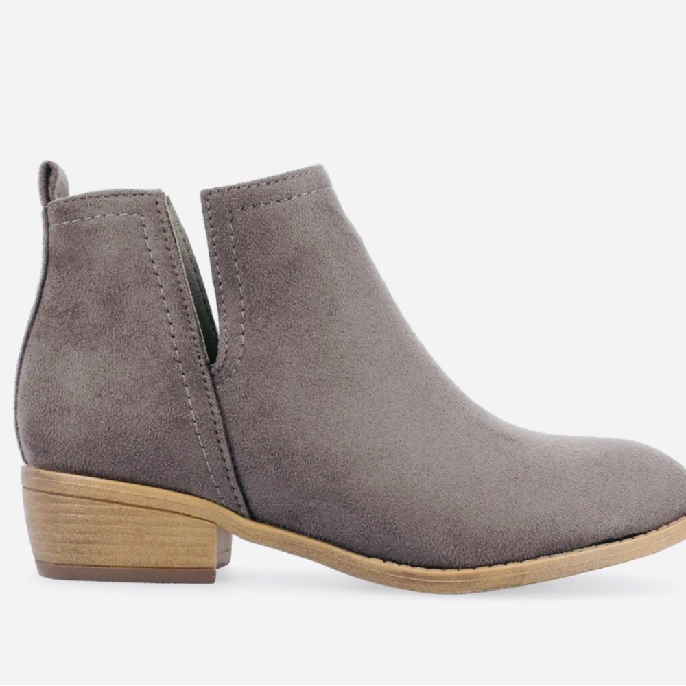 RIMI Bootie Grey Vegan Suede Leather w/ Tan 1.5” Heel NEW Size Sz 8